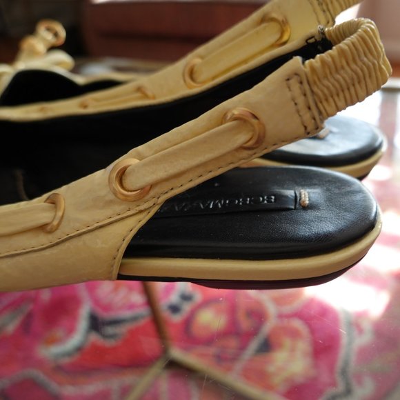 (NWOB) BCBG Max Azria Cream Patent Leather Pointy Toe Slingbacks 8.5B - Picture 10 of 16